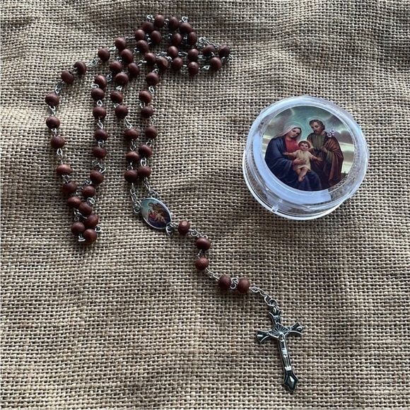 Catholic rosary nativity wood rosary New in box NIB - Picture 3 of 9